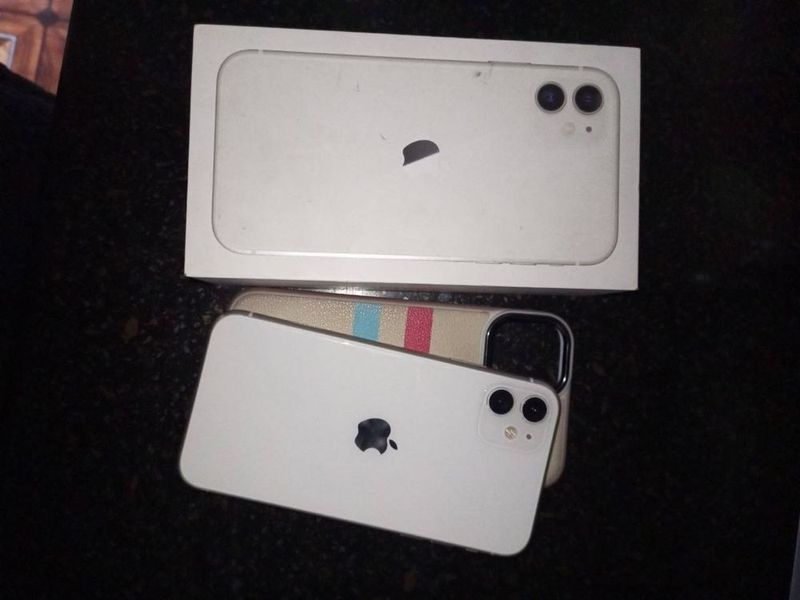 Iphone 11 sotiladi 64 xotira radnoy Iphone 11 sotiladi 64 xotira radnoy