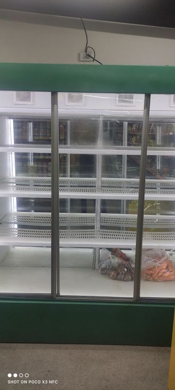 Холодильник продаем для магазина Холодильник продаем для магазина