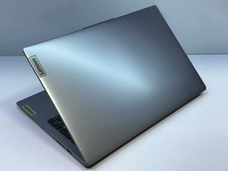 Lenovo Core i3-1305U [13-avlod]