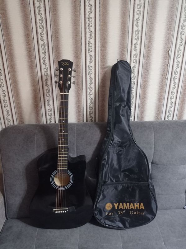 Новая гитара YAMAHA 38 size Новая гитара YAMAHA 38 size