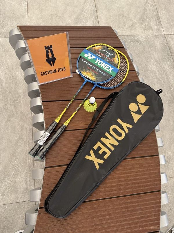 Ракетки для бадминтона Yonex, пара, с сумкой c балон Castrum Toys Ракетки для бадминтона Yonex, пара, с сумкой c балон Castrum Toys