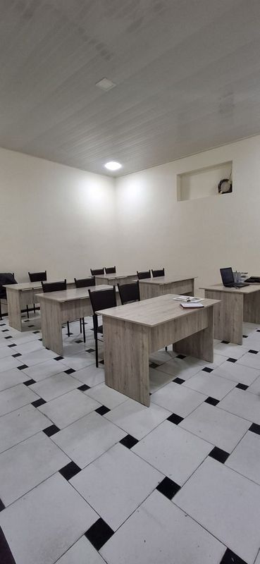 Srochna stol stul sotiladi holati yangidek. Srochna stol stul sotiladi holati yangidek.