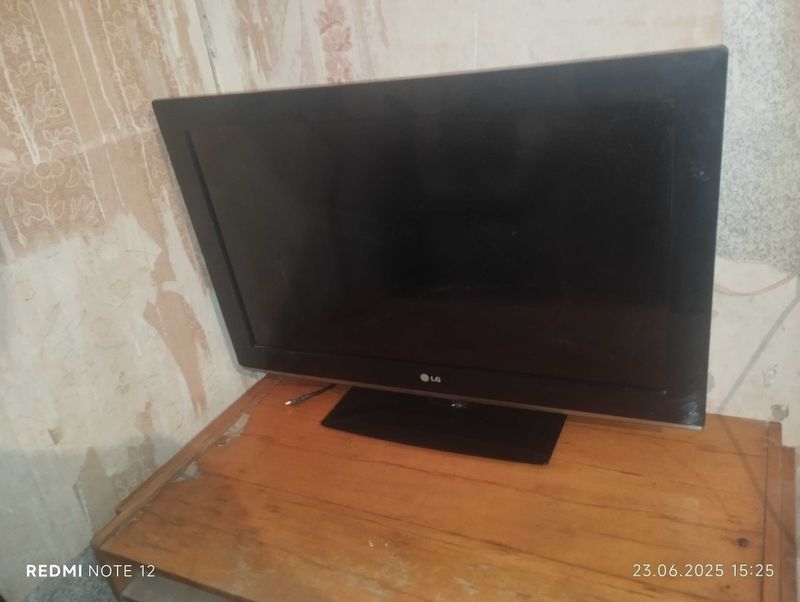 Телевизор 32 дюем, LG Smart