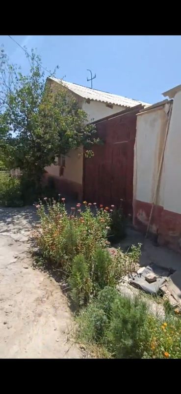 Нарпай центрда срочно ховли сотилади барча кулайликларга эга