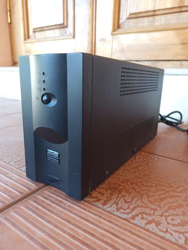 UPS 650 (390W) sotiladi UPS 650 (390W) sotiladi