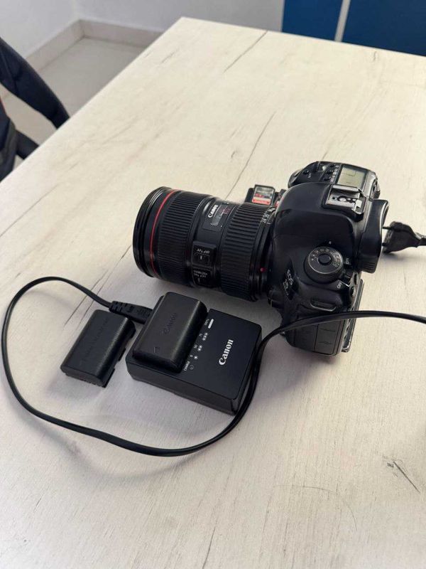 Canon 5D mark IV Canon 5D mark IV