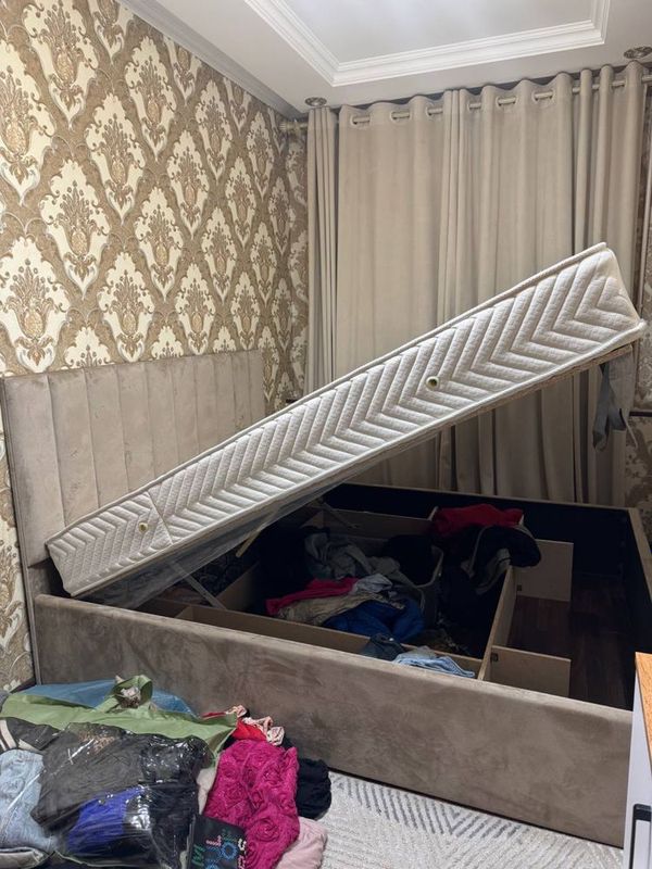 Кровать 2ой ишлатилган ортопедический матраси билан 240$ Кровать 2ой ишлатилган ортопедический матраси билан 240$