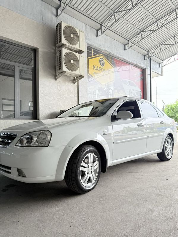 Lasetti 1.8 2011 yil Lasetti 1.8 2011 yil