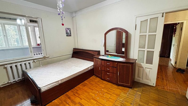 Продается кровать + трюмо + шкаф | Продам недорого Продается кровать + трюмо + шкаф | Продам недорого