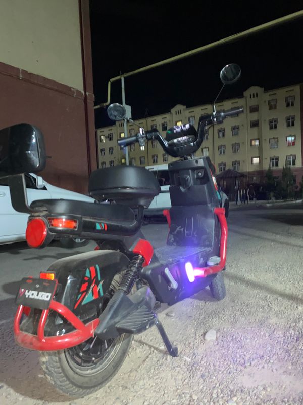 skutr  1 oy minilgan 5 ta akumlyatorli yangi ideal