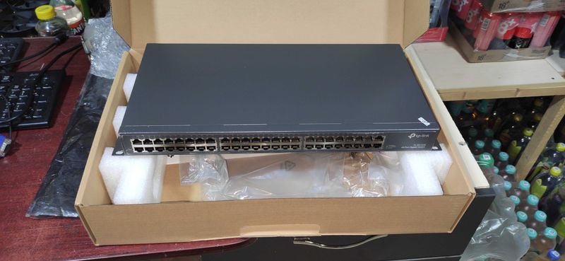 Коммутатор TP-Link TL-SG1048 48-портовый
