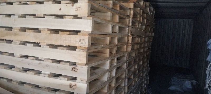 Yogoch paletlar (poddonlar) sotiladi sifting alo darajada .