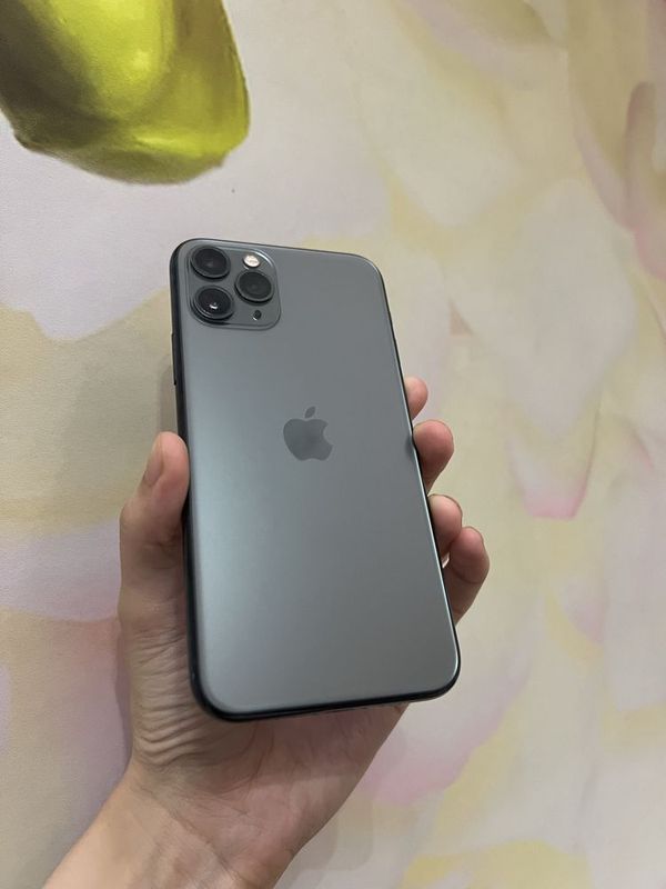 Iphone 11 pro srochna sotiladi