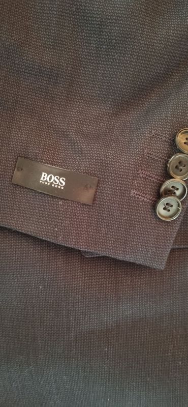 Boss костюмы и пальто шерстяной оба новые на размер м с Германии Boss костюмы и пальто шерстяной оба новые на размер м с Германии