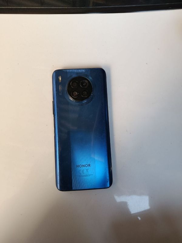Honor 50 lite holati yaxshi xotira 128/6 Honor 50 lite holati yaxshi xotira 128/6