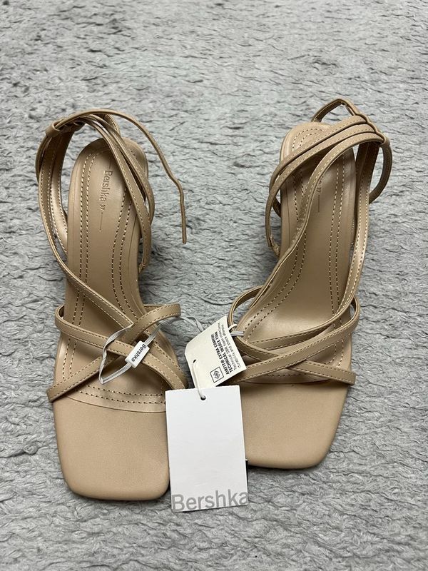 Туфли Bershka