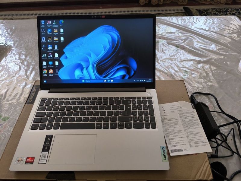Lenovo ideapad 1 Lenovo ideapad 1