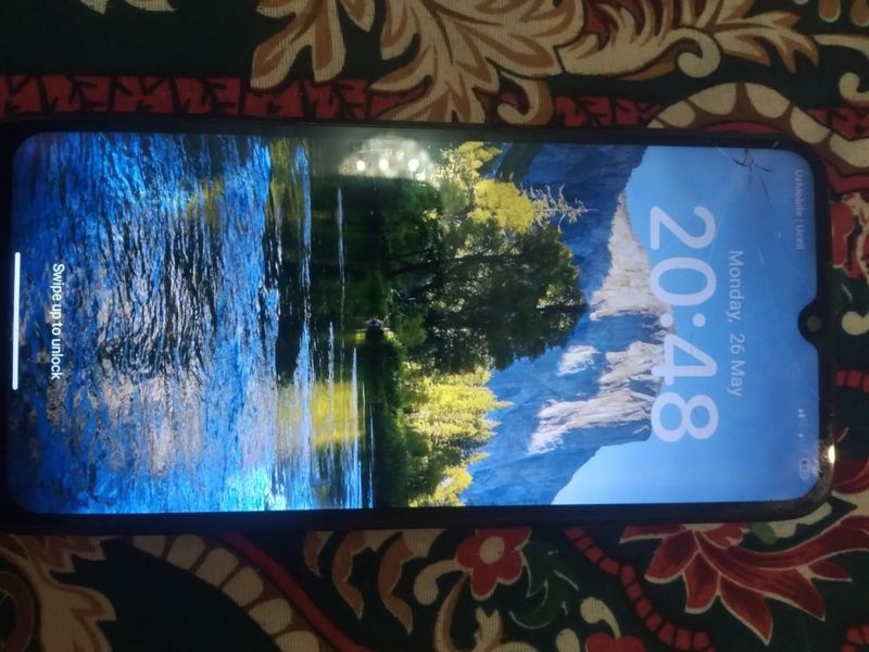 Redmi 9c xotira 64 gb aybi ekran cheti kichkina singan Redmi 9c xotira 64 gb aybi ekran cheti kichkina singan