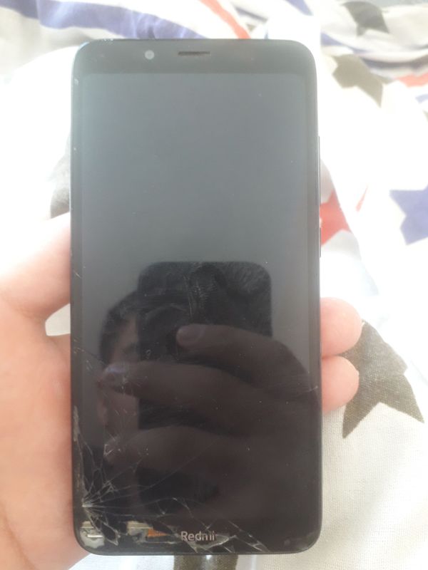 redmi 7A  xotira 16gb ekrani singan narxi 180