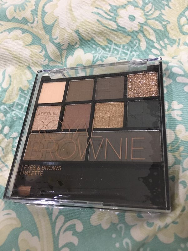 Royal Brownie ko'z va qoshlar uchun paletka Royal Brownie ko'z va qoshlar uchun paletka