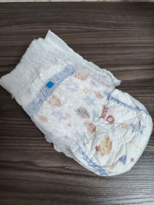 Продам трусики Huggies 6 Продам трусики Huggies 6