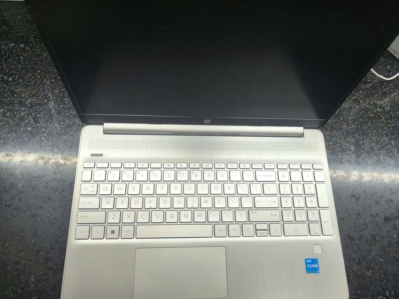 HP notbuk Core i3