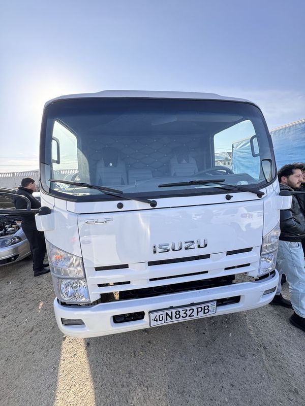 Isuzu самосвал 2018