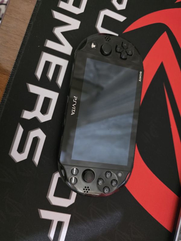 Sony PS VITA 8gb прошитая