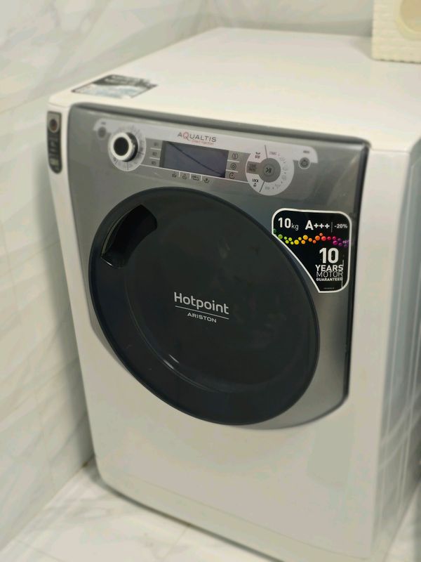 Hotpoint Ariston Aqualtis 10 кг Hotpoint Ariston Aqualtis 10 кг