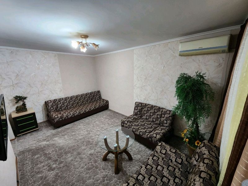 Шота Руставели. 1 ком. 160школа. B&B кафе Шота Руставели. 1 ком. 160школа. B&B кафе