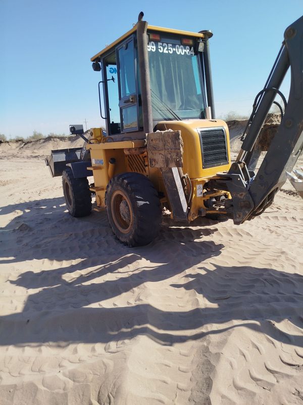 Экскаватор погурусчик 3025 Экскаватор погурусчик 3025