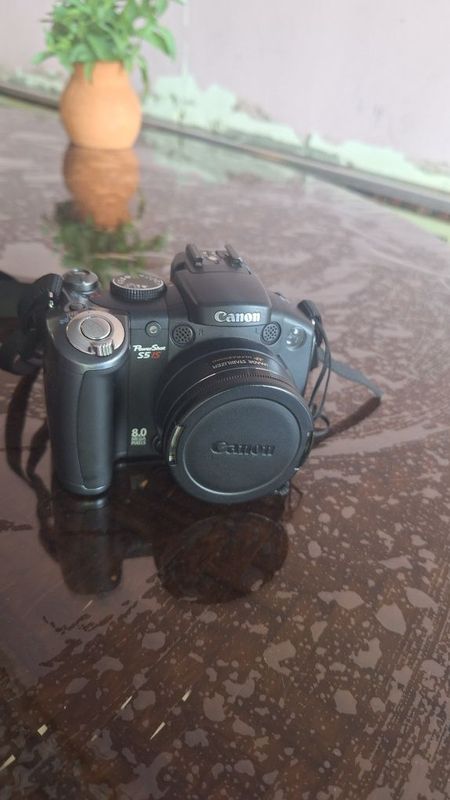 Canon camera 8.0 mp