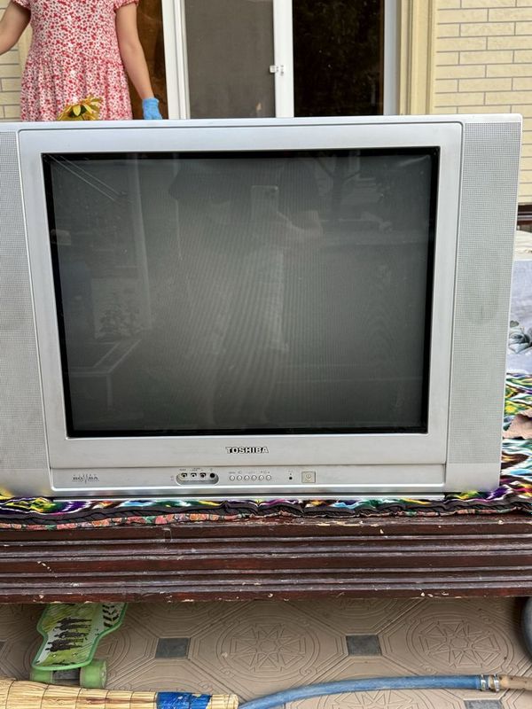 Телевизор Toshiba bomba диоганал 72 Телевизор Toshiba bomba диоганал 72