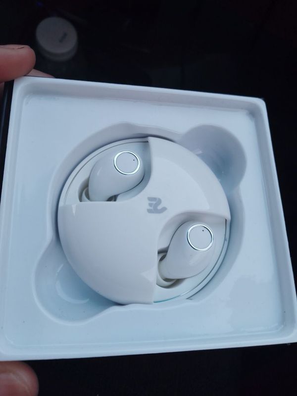 Airpods sotiladi yangi karopka bor