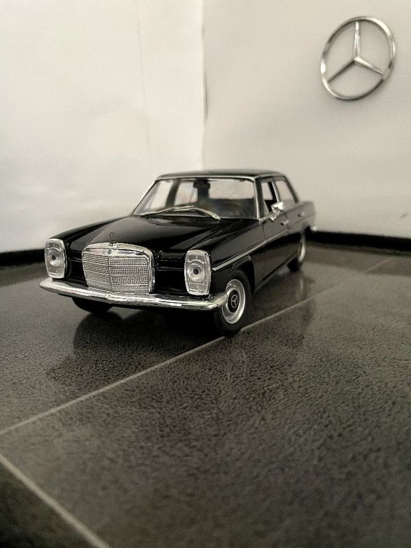 Mercedes benz w111 coupe original 1:24 modelcar