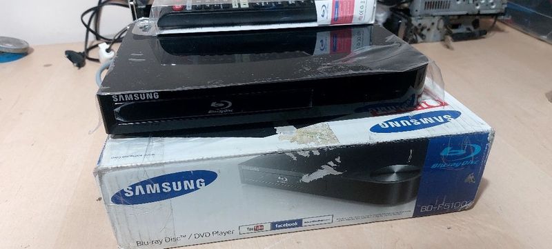 Samsung dvd Bluray BD-F5100