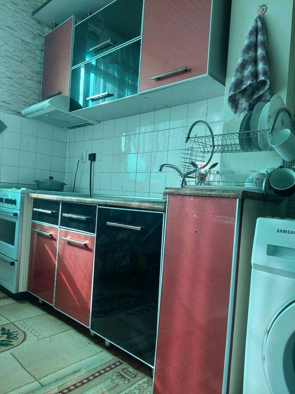 kuxonniy bilan elektrli gaz plita sotiladi
