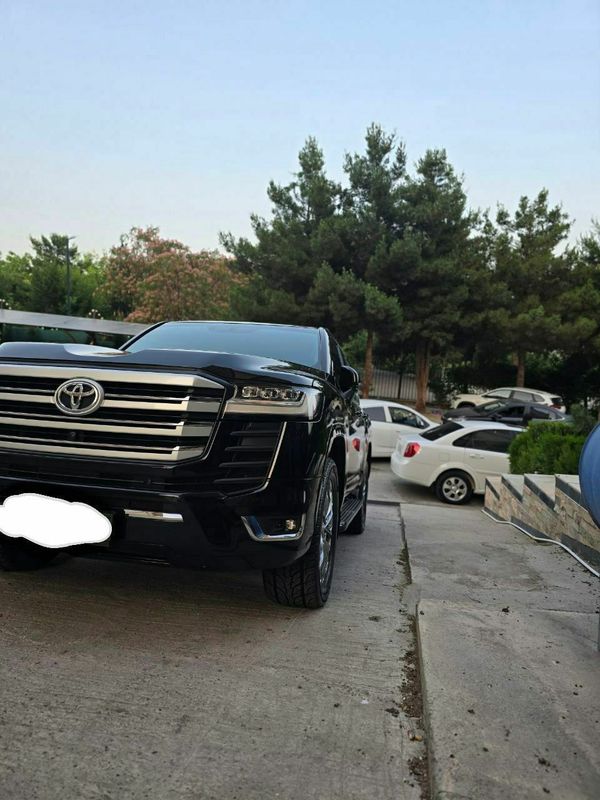 Toyota Land Cruiser 300 Toyota Land Cruiser 300