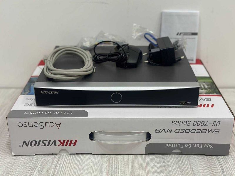 Сетевой видеорегистратор Hikvision DS-7616NXI-K1