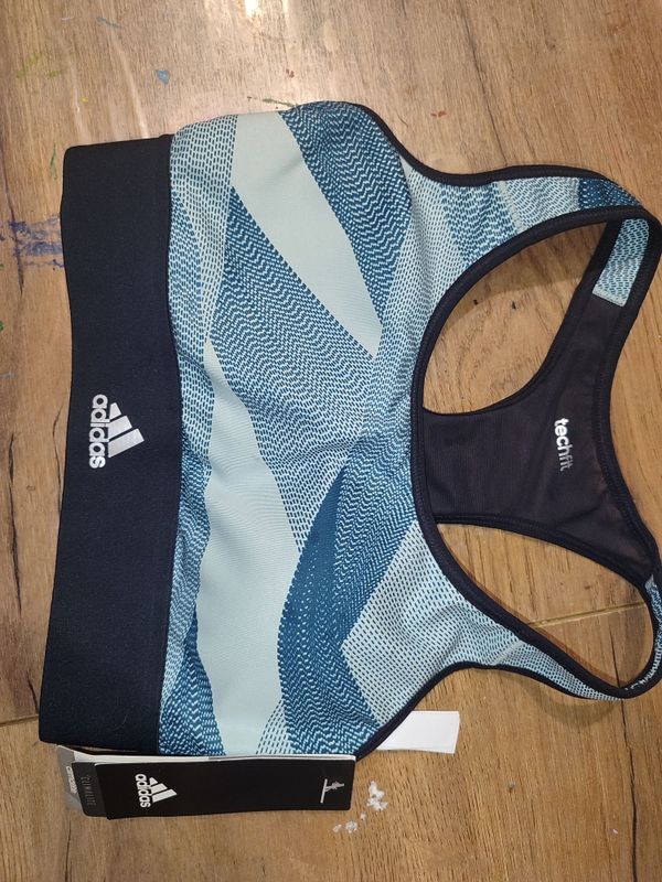 Спортивный топик Adidas Спортивный топик Adidas