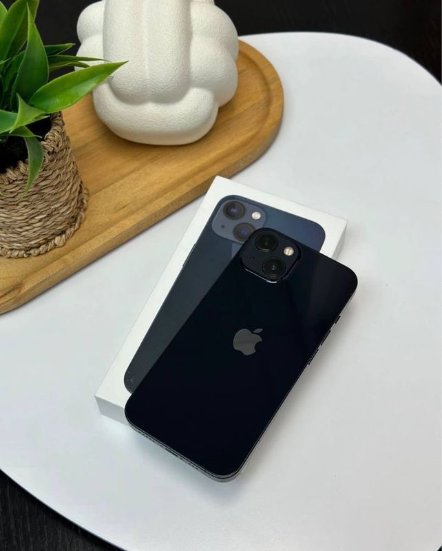 iPhone 13 Midnight iPhone 13 Midnight
