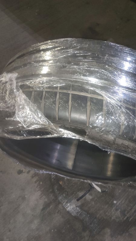 sroshni balon sotiladi 275/40R22 sroshni balon sotiladi 275/40R22