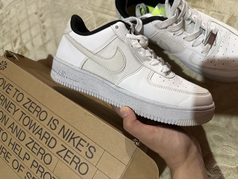 Кроссовки от Nike размер UK 5, EUR 38 Кроссовки от Nike размер UK 5, EUR 38