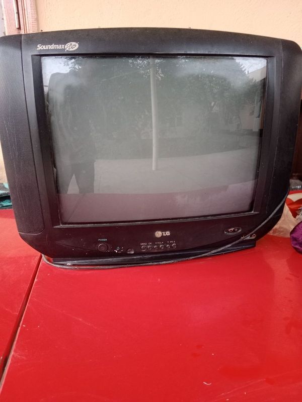 LG TELEVIZOR ishlaydi 2000 yil LG TELEVIZOR ishlaydi 2000 yil