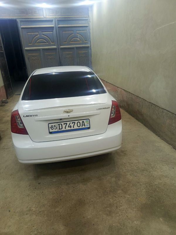 Lasetti mashinasi sotiladi holati yaxshi