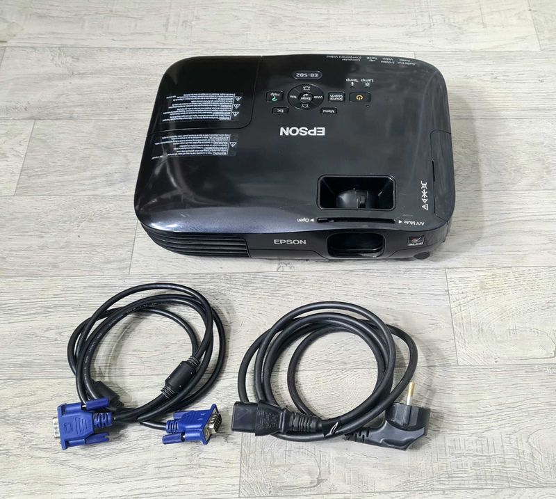 Проектор Epson s82 Проектор Epson s82
