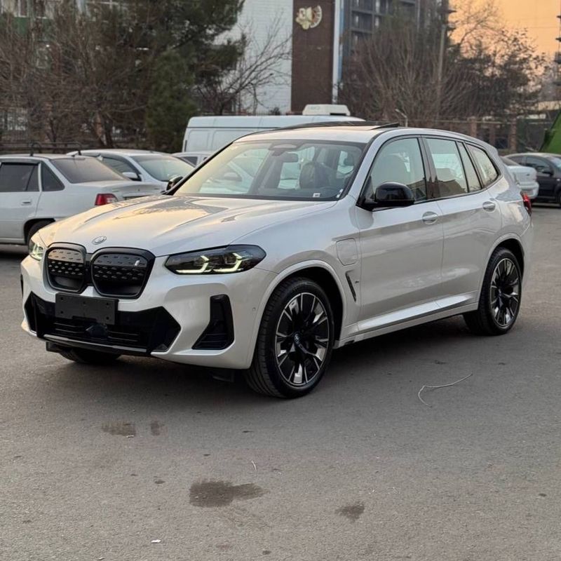 BMW iX3 M-paket full