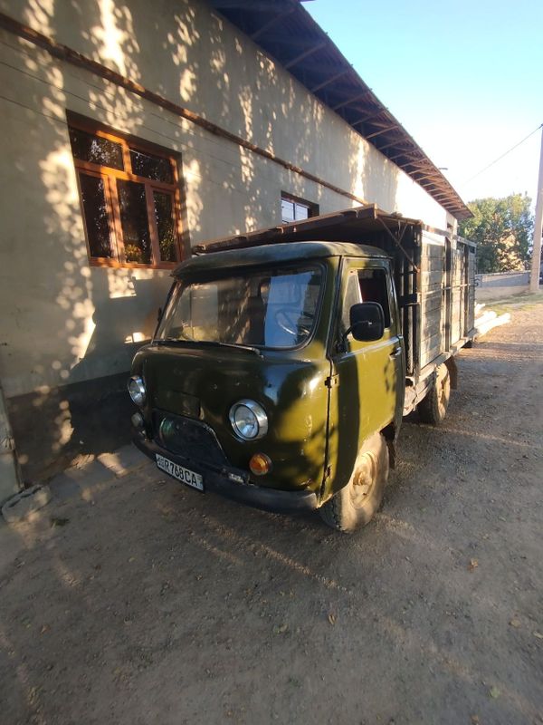 Uaz 3303 sotiladi