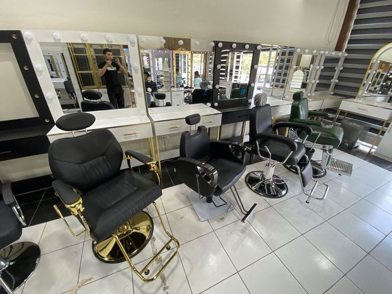 Salon uchun kreslo Salon uchun kreslo