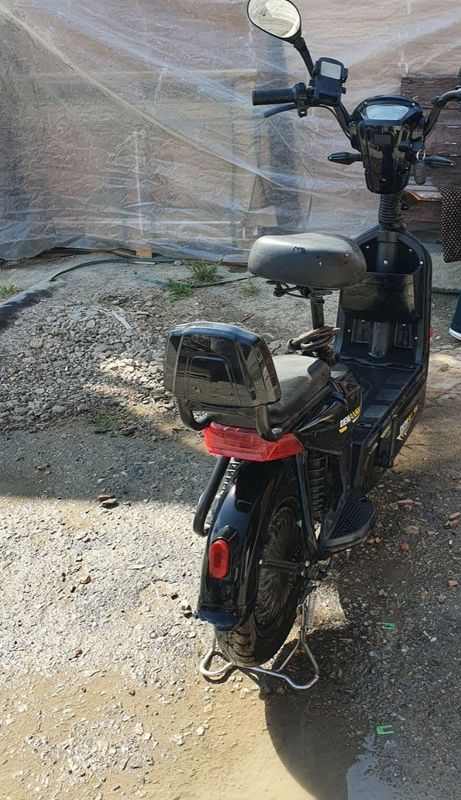 Elektro skuter yangi Elektro skuter yangi
